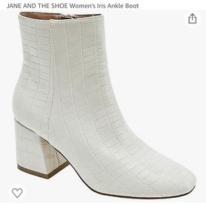 Jane and the shoe iris ankle boot women’s. Size 8. Brand new and never worn.